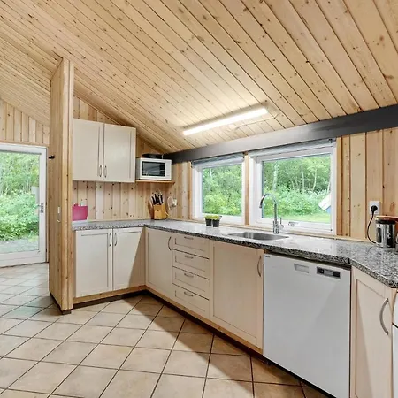 4 Bedroom Stunning In Oksbol