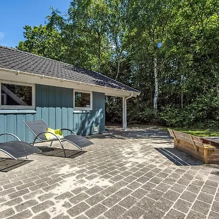 4 Bedroom Stunning In Oksbol